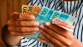 quanto ganha uma empregada doméstica